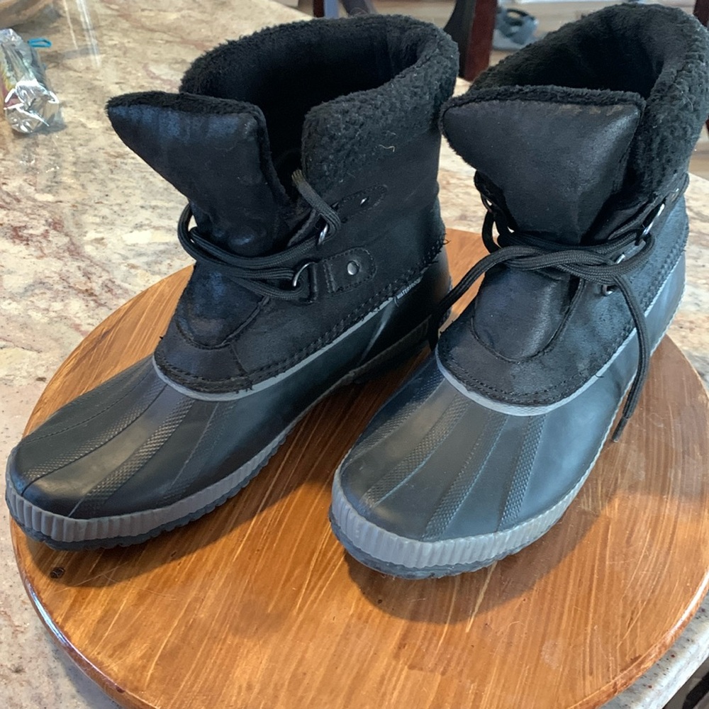 JBU waterproof duck boots felt lining with laces black size 8.5